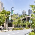 街を彩ったバナーフラッグを再利用！街で使われるレジャーシートへ大変身！