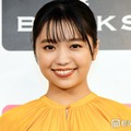 大原優乃、美デコルテ全開のワンショルドレス姿公開「まるで王女様」「透明感がすごい」と反響 画像