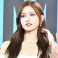 IVEイソ、ミニワンピから圧巻美脚際立つ「スタイルが異次元」「お姫様みたい」と反響 画像