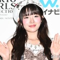 IVEレイ、美脚スラリのカラータイツ姿公開「何でも着こなしてて流石」「全身のバランスが神」の声 画像
