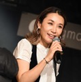 鈴木紗理奈「イギリスのリオトが恋しくて」待ち受け画面に設定した16歳息子顔出し公開「制服姿カッコいい」「イケメン」 画像