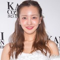 板野友美、美肩際立つキャミワンピ姿に反響「大人の色気がすごい」「美しすぎて見惚れる」 画像