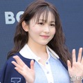 久間田琳加、サンセバスチャンで胸元ざっくりワンピース姿公開「映えてる」「スタイル良い」の声 画像