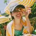 中町綾、プールサイドでの姿＆バスローブのオフショットも 初写真集新規カット公開 画像