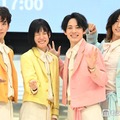 純烈の弟分グループ・モナキ、雰囲気ガラリのタンクトップ＆ショーパン姿披露「昭和アイドルみたい」「みんな脚が綺麗」と反響 画像