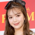 藤田ニコル「すっぴんメガネ」姿でヘアチェンジ公開「肌綺麗すぎる」「ナチュラルな雰囲気も素敵」と話題 画像