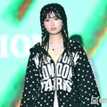 「今日好き」おひなさま（長浜広奈）パーカー×フリルスカートで甘辛ミックス【TGC2026A/W】 画像
