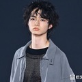 「国宝」で話題・越山敬達、ルーズジャケット着こなしクールに魅せる「パーマ似合いすぎ」「雰囲気がガラッと変わる」の声【TGC2026A/W】 画像