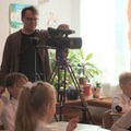 『プーチンの愛国教室』© 2025 made in copenhagen Aps, Pink Productions s.r.o.