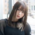 元ばんばんざい流那、オモチャの哺乳瓶咥える娘の姿公開「まだまだそういうお年頃よね」「安心するのかな？」の声 画像