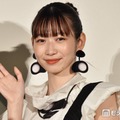 岡本夏美、Netflix「ダウンタイム」ヘアメイクのこだわり明かす「単なるアップヘアではなく」 画像