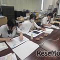 校正作業も自分たちで行う