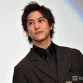 佐野岳、素肌にGジャンで鍛え上げられた肉体美披露「格好良すぎ」「ビジュ最強」の声 画像