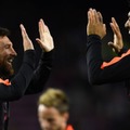 バルセロナ公開練習、メッシとスアレスが美技連発！