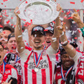 堂安と小林がプレーするオランダ1部、優勝チームが決定！あのレジェンドも歓喜