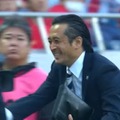 浦和の大槻毅監督、ピッチを去る際に見せたあまりに優しい「表情」とは