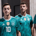 ドイツ代表、W杯アウェイユニフォームを発表！栄光の「1990」にインスパイア