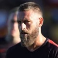 ローマ愛なのか…35歳デ・ロッシ、なんと「給与半減」で残留へ