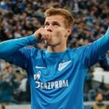 アジア系役人をボコる…元代表エースのココリン、解雇か