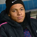 エムバペ、まさかのベンチ降格！PSG監督が「制裁」か