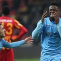 これは泣ける…母親急死の24歳FW、決勝ゴールを決めて号泣