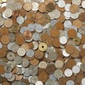 \「お財布」はお金アイテムが集まる大切なツールです。この中身を見直し、最低限の現金とカード決済を使うことによって、お金が貯まる仕組みを作ります。