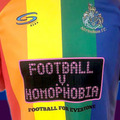 「同性愛嫌悪に反対」イングランドの地方クラブ、強烈な虹色ユニフォームを発表！ 画像