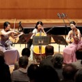 草川宏さんの曲を弾く東京芸大の学生たち＝２０１９年７月２７日、東京芸術大学提供