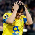 中島翔哉、ELで絶好機を逃す…頭を抱えた「痛恨ミスシーン」がこれ