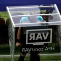 サウジのVAR、「スマホ充電」で故障してた
