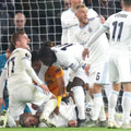 バイシクルが顔面直撃…「ピッチが凍りついた衝撃失神シーン」がこれ