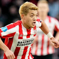 PSV堂安、練習でGKを棒立ちにさせた「超シュート」がこれ