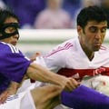 衝撃…日韓W杯の英雄ハカン・シュキュル、なんと「Uber」の配達員になっていた