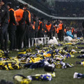 地震で凍える被災者のために…サッカーファンたちが見せた「あたたかさ」がこれ