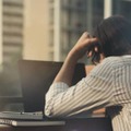 「職場で孤立してるなら…」パワハラに悩む女に持ちかけられた、意外すぎる提案