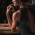 「私、寂しい女って思われてる…？」恋人を寝取られ、年下男の甘い誘惑に溺れかけた女