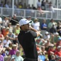 17年の第3ラウンド　ケプカの17番でのティショット(Photo by Stan Badz/PGA TOUR)