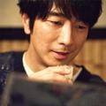 俳優・眞島秀和と十番の名居酒屋で飲んだら、大人の渋さに酔わされた！
