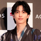 志尊淳、共演者と和気あいあい！『恋は闇』オフSHOTにファンほっこり「癒しをありがとう︎」「かっこよすぎる」 画像