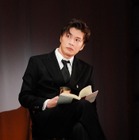 田中圭、主演舞台開幕「陽気な幽霊」初日レポート＆写真公開 画像