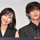 「魔物（마물）」あやめ（麻生久美子）＆凍也（塩野瑛久）が密着 オフショットに反響「美男美女」「本当のカップルのよう」 画像
