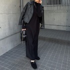 重く見えないオールブラックコーデの秘訣とは？洗練された辛口モードの絶妙バランス【40代の毎日コーデ】 画像