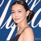 長谷川京子、圧巻の美脚際立つミニ丈私服ショット「腰の位置高い」「骨格から違う」の声 画像