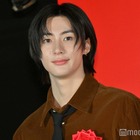 RIIZEアントン、プールで鍛え上げられた肉体美披露「色気すごい」「まさに水も滴るいい男」 画像