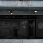 渋谷に突如現れた世界初“黒塗りレコードショップ”出店者はSKY-HI率いるBMSG「やりたい様にやらせていただきました」 画像