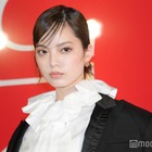 平手友梨奈、金髪“タトゥー”の激変ビジュにファン二度見「びっくり」「美しすぎる」 画像