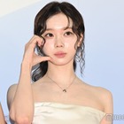 aespaウィンター、ミニ丈キャミドレスで美脚スラリ「圧巻スタイル」「女神級の美しさ」の声 画像