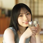 乃木坂46川崎桜、タンクトップ姿で夏のワンシーン再現「BOMB」表紙登場 裏表紙は6期生・長嶋凛桜【独占カットあり】 画像