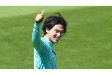 南野拓実、リヴァプール選手たちに披露した「日本語の歌」がこれ 画像