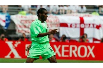 クロップも仰天！天才オコチャ、カーンをズタズタにした「伝説の変態ドリブル」がこれ 画像